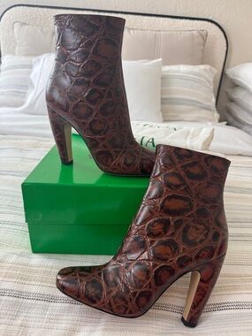 Bottega Veneta Brown Croc-Embossed Canalazzo Leather Ankle Boots